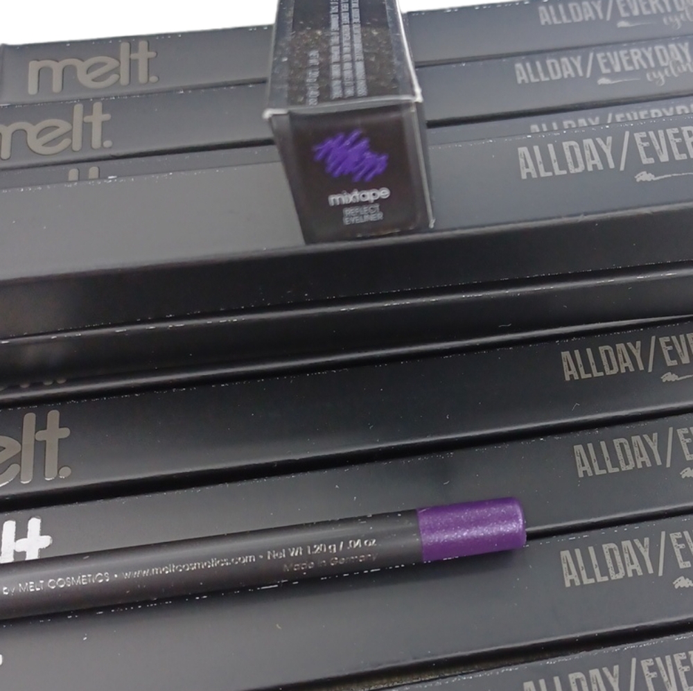 SET of 4 MELT Reflect Eyeliner Makeup 1.20g/0.40oz 2 BLUE 2 PURPLE